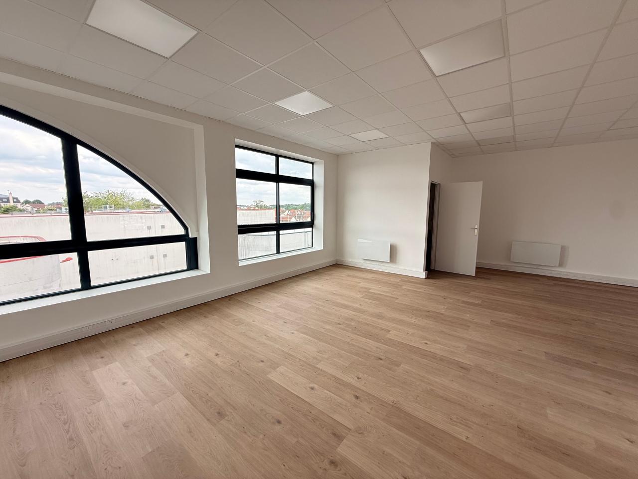 Bureau Pontault-Combault 97m² Location Bureau Pontault-Combault Seine-et-Marne OLBUR2311785 1