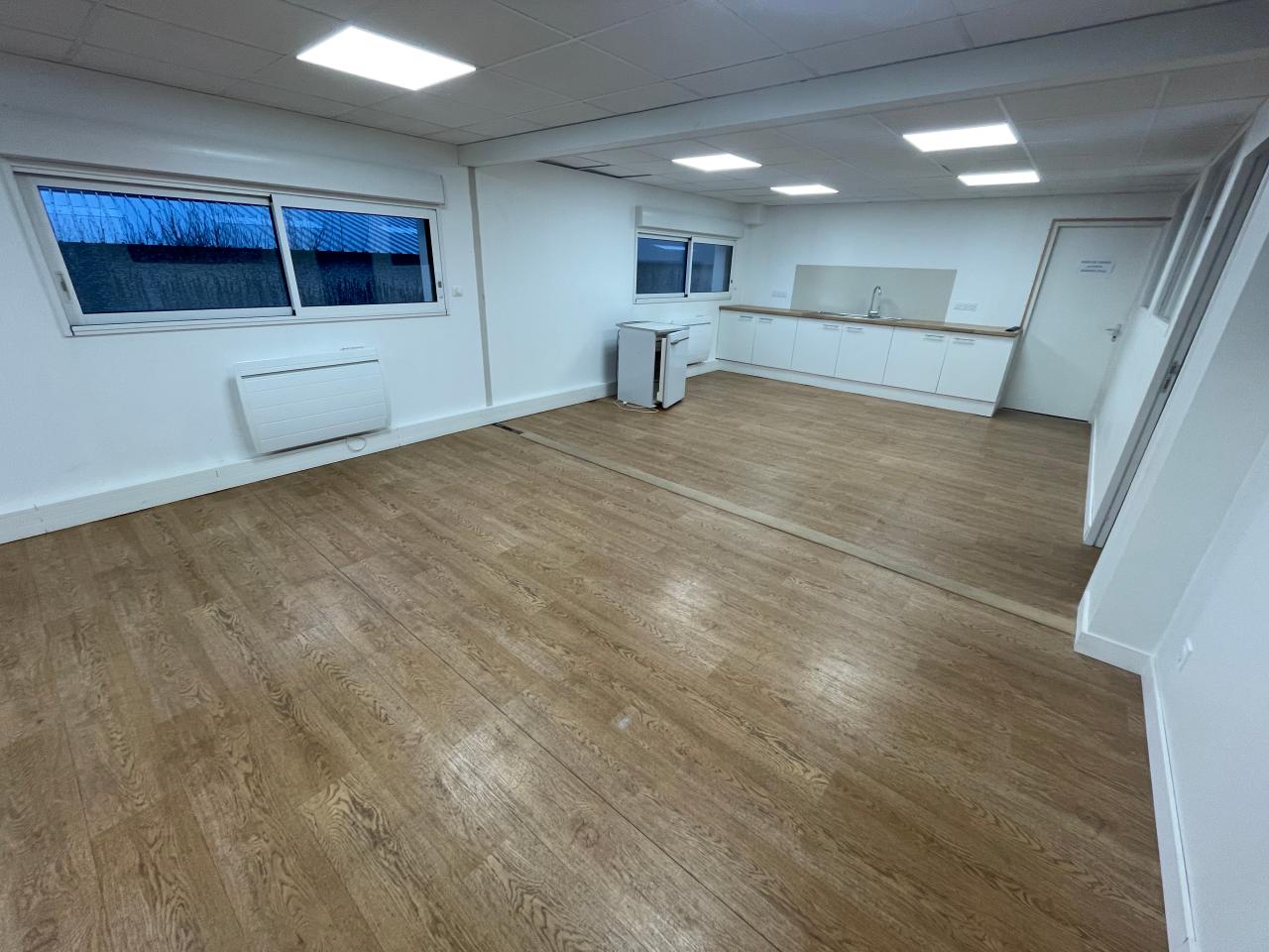 Location Local d'activité Noyal-Châtillon-sur-Seiche Ille-et-Vilaine OLACT2639323 1