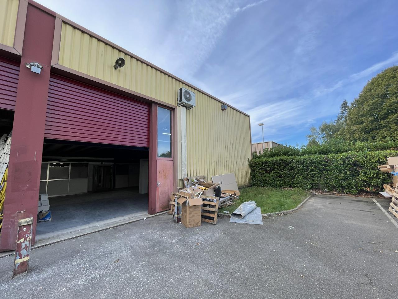 Local d'activité Magny-les-Hameaux 542m² Location Local d'activité Magny-les-Hameaux OLACT2315490