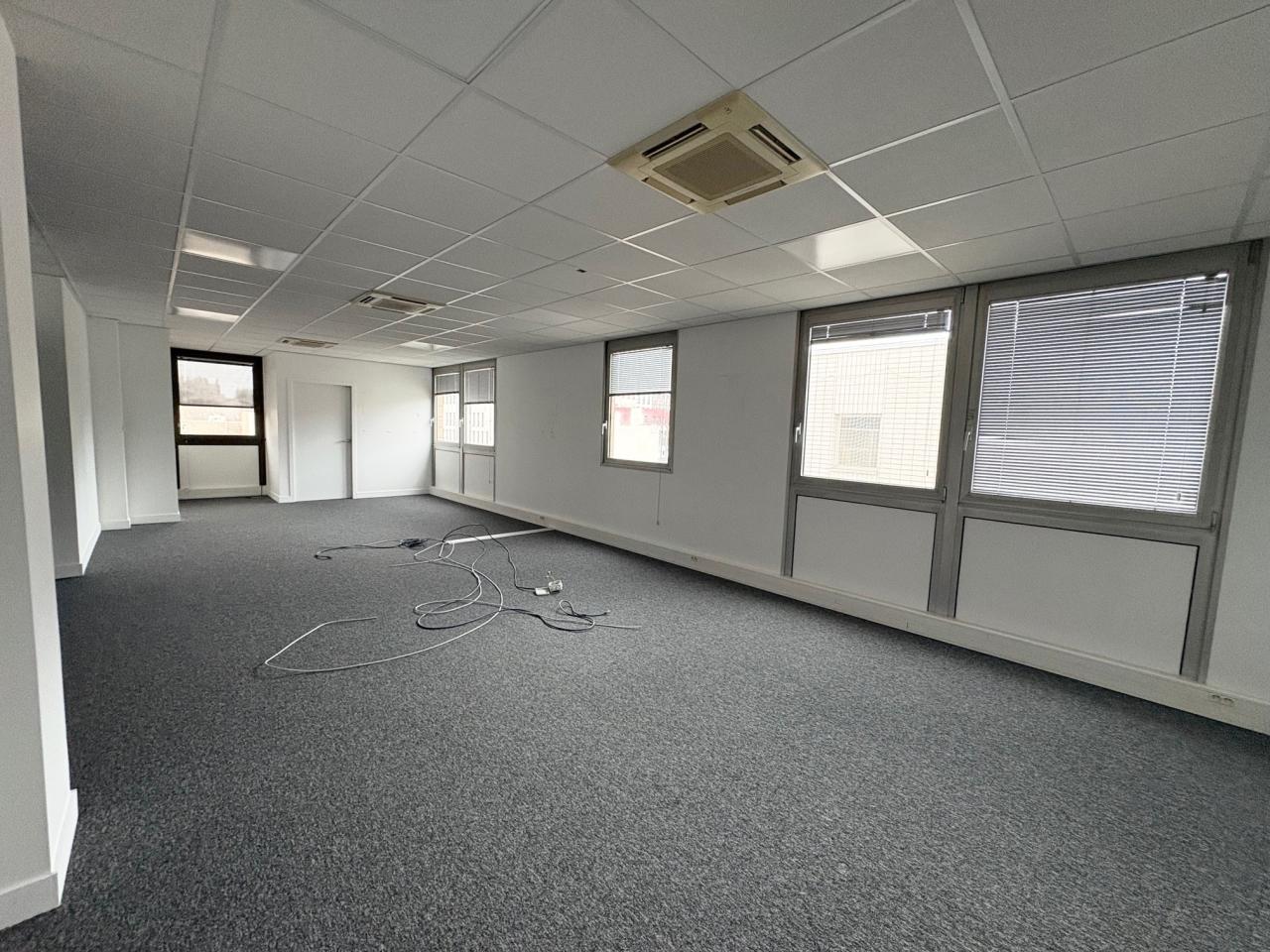 Location Bureau Montigny-le-Bretonneux OLBUR2638965