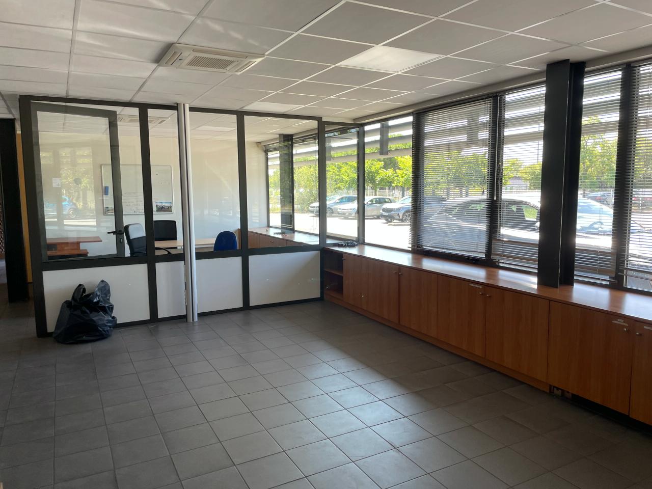 Location Local d'activité Carbon-Blanc Gironde OLACT2535120 1