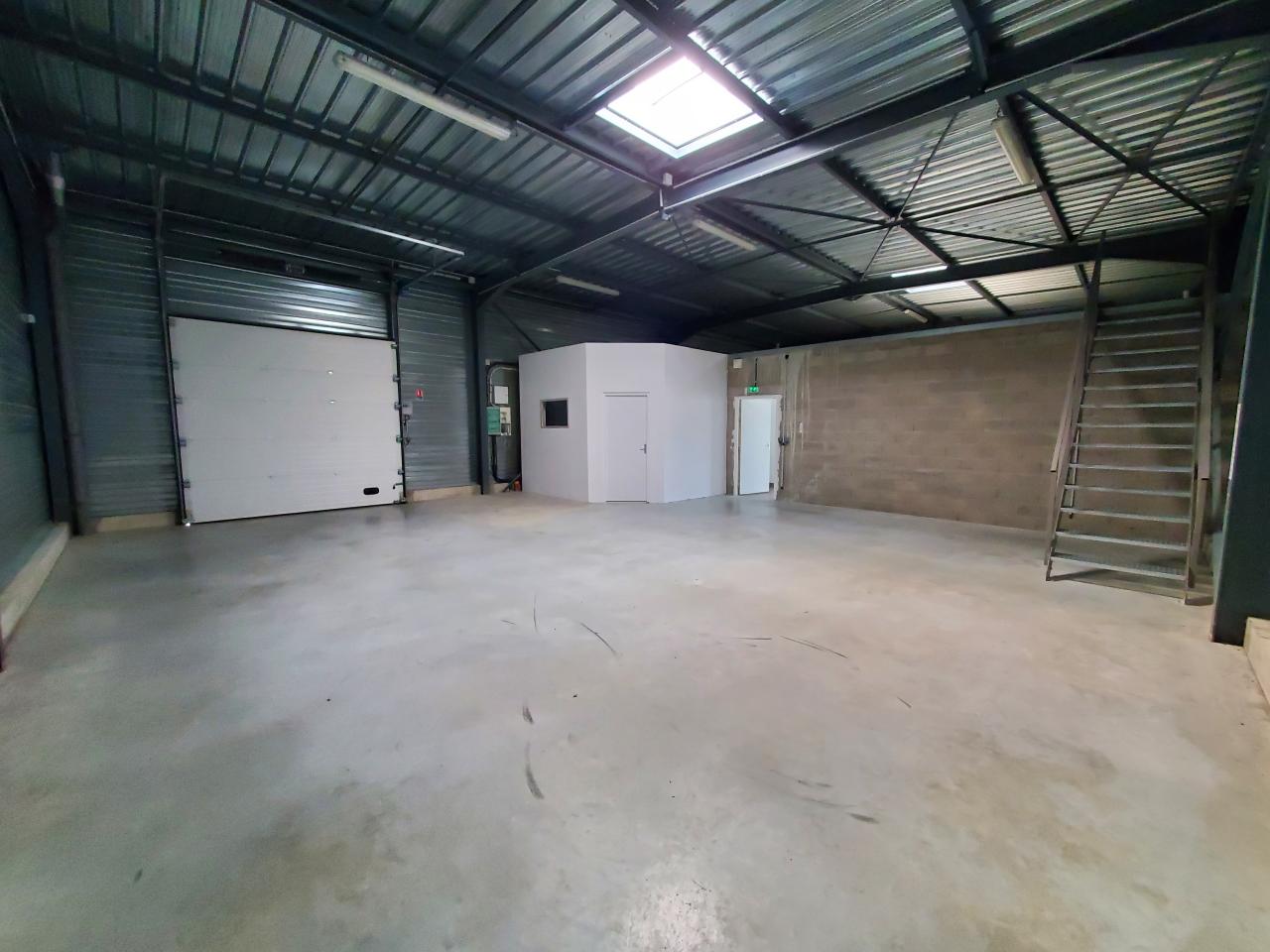 Location Local d'activité Luynes OLACT2639216