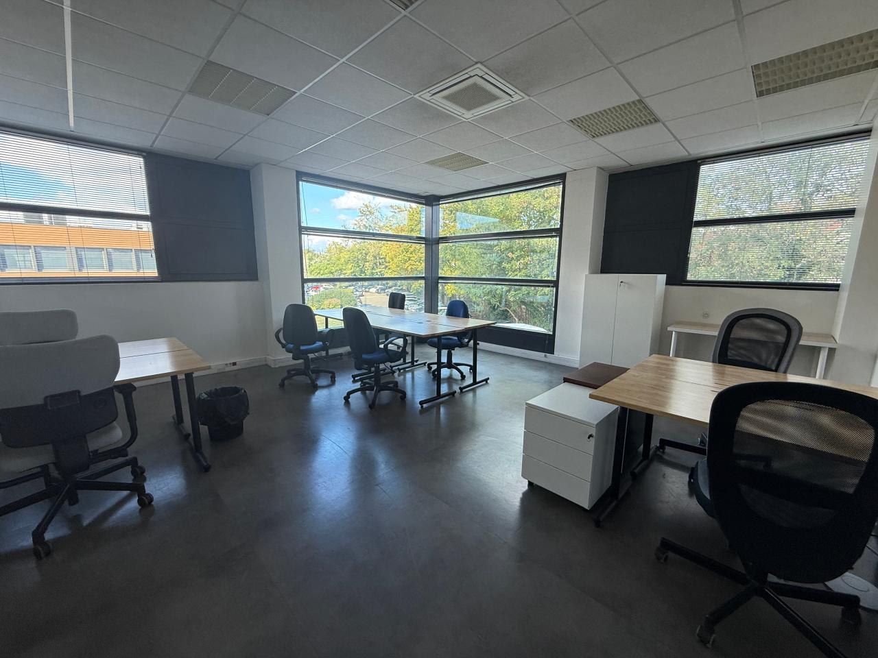 Local d'activité Montigny-le-Bretonneux 261m² Location Local d'activité Montigny-le-Bretonneux OLACT2646157 1