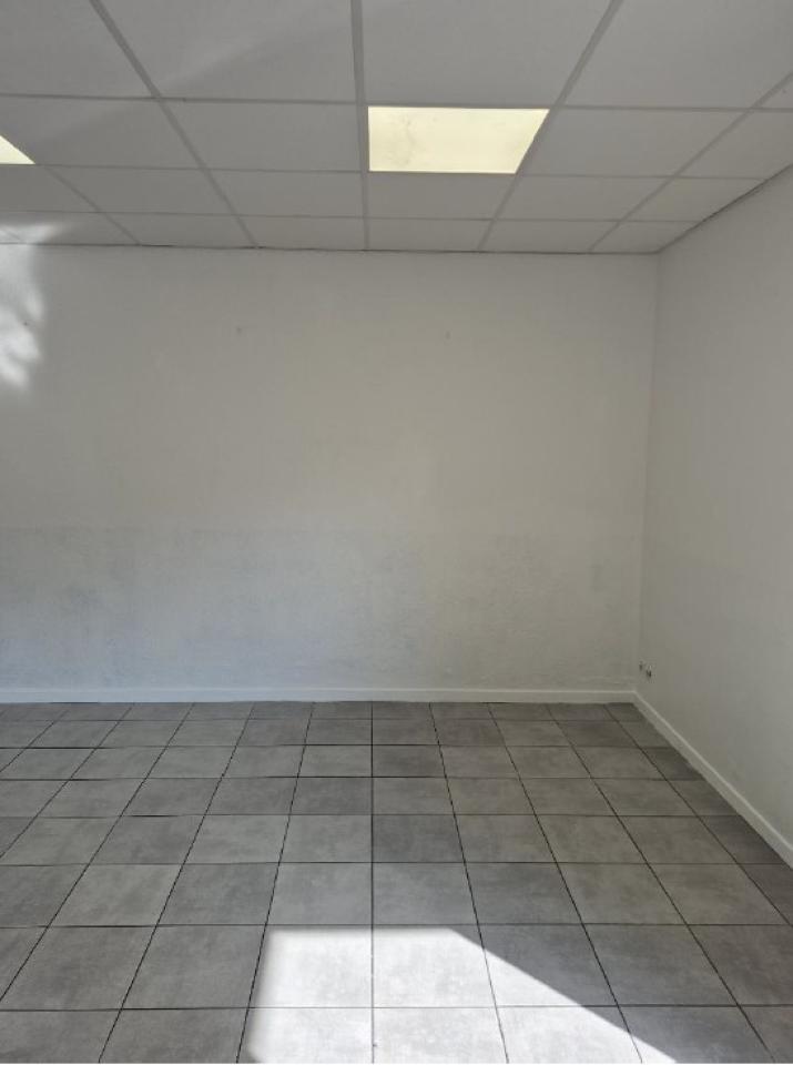 Local d'activité Gémenos 387m² Location Local d'activité Gémenos OLACT2534649 1