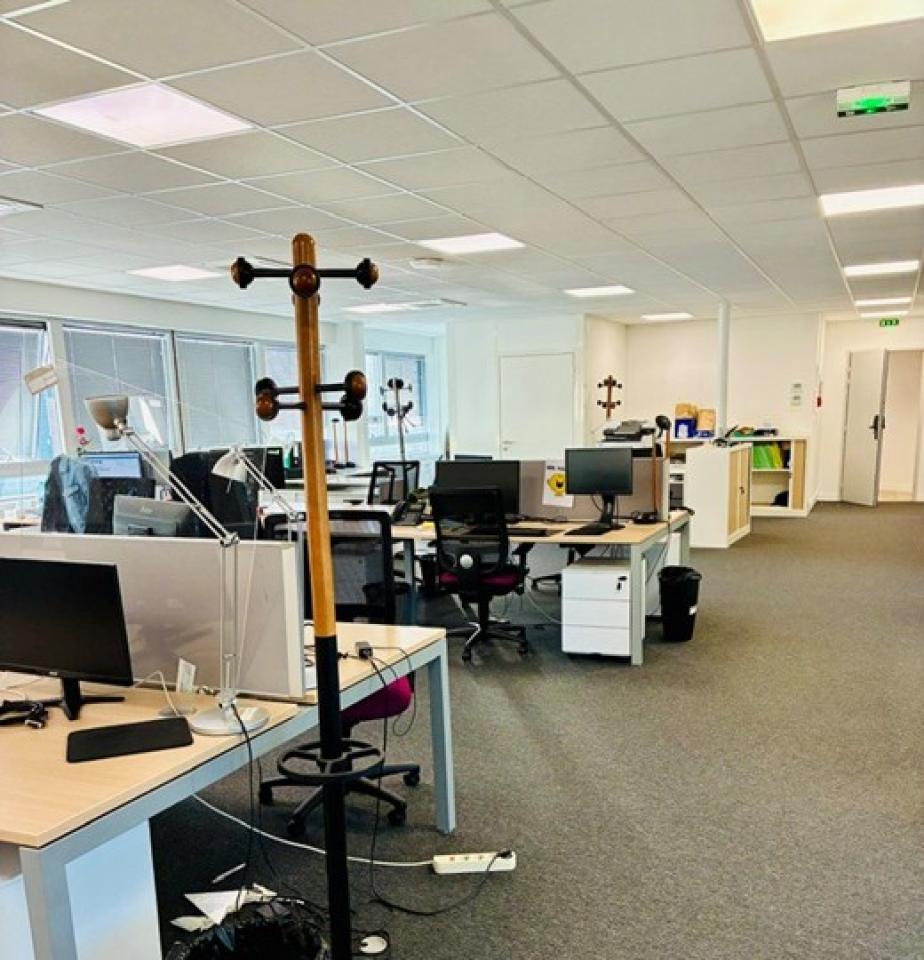 Bureau Montigny-le-Bretonneux 420m² Location Bureau Montigny-le-Bretonneux OLBUR2645022