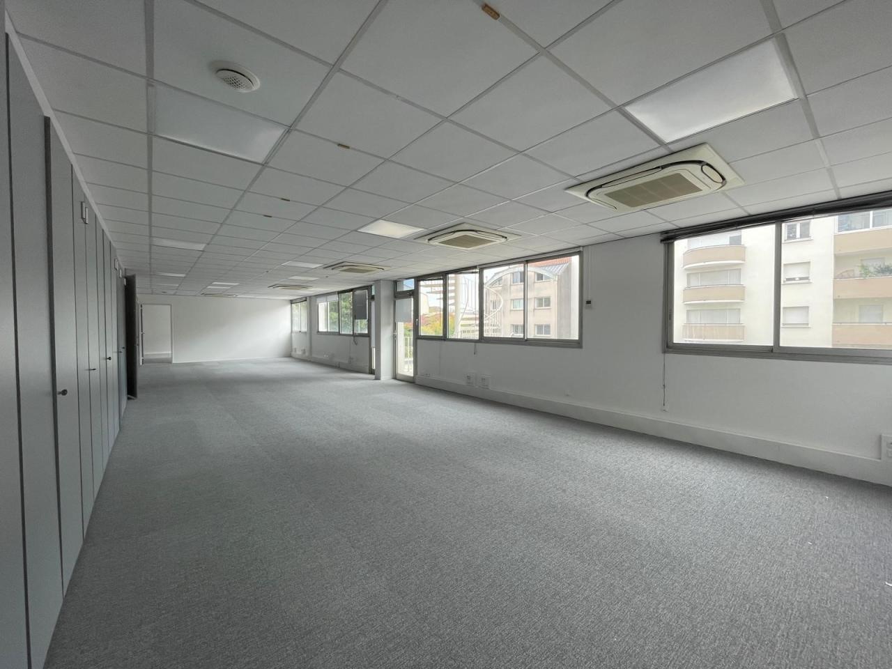 Bureau Bordeaux 1116m² Location Bureau Bordeaux OLBUR2310364 1