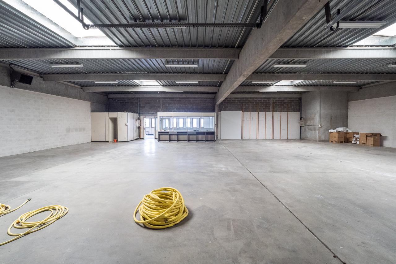 Local d'activité Saint-Martin-d'Hères 408m² Vente Local d'activité Saint-Martin-d'Hères Isère OVACT2642335 1