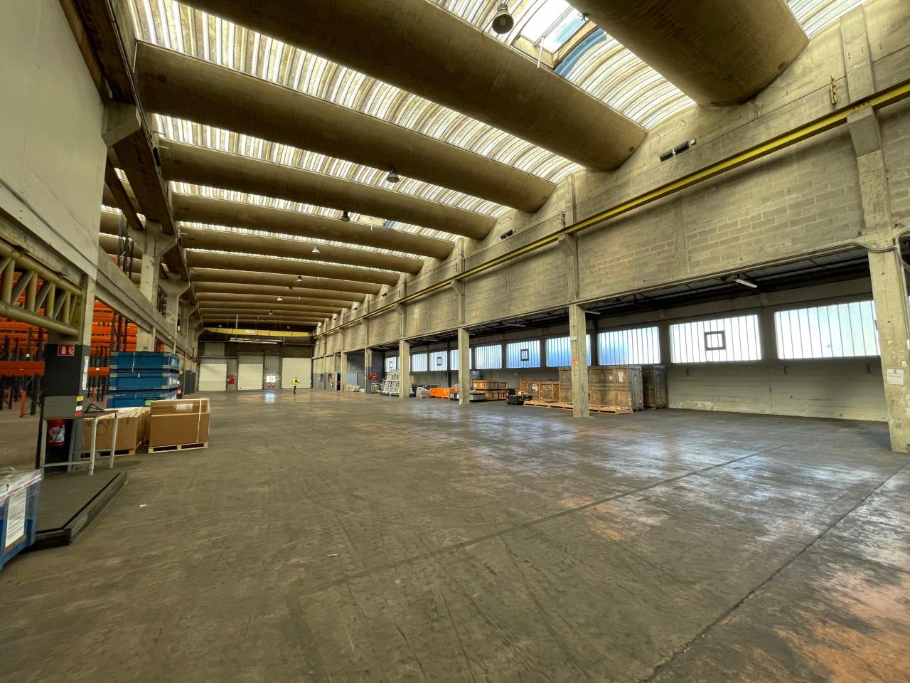 Location Local d'activité Saint-Pierre-des-Corps Indre-et-Loire OLACT2423631 1