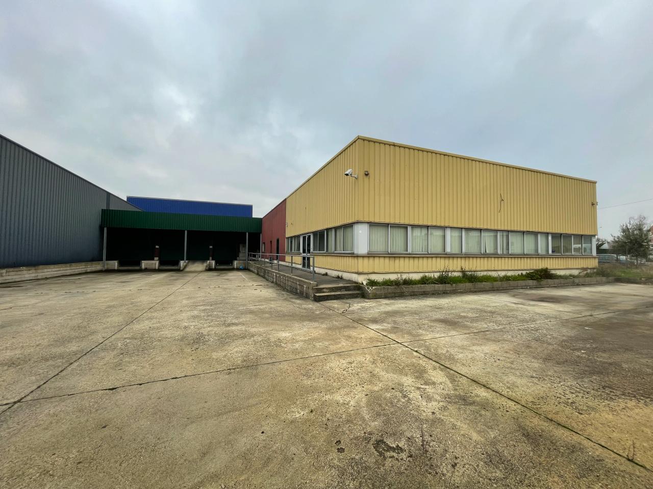 Local d'activité Combs-la-Ville 850m² Location Local d'activité Combs-la-Ville Seine-et-Marne OLACT2639156