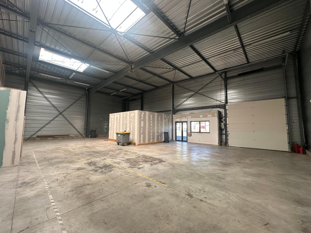 Local d'activité Montlouis-sur-Loire 705m² Location Local d'activité Montlouis-sur-Loire OLACT2644376