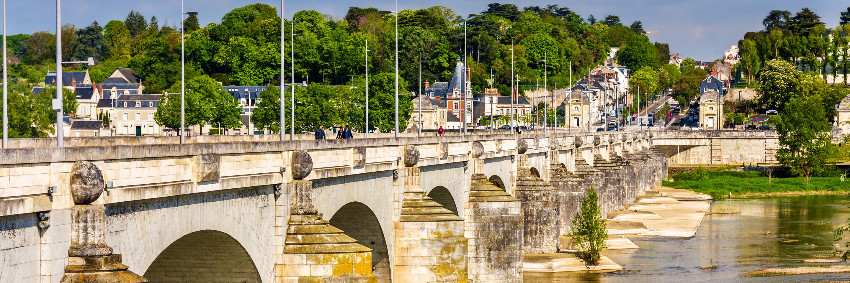 Pont Wilson Tours