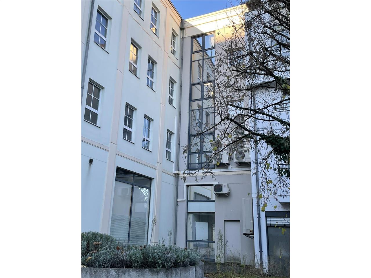 Vente bureau Montigny-lès-Metz 278m²