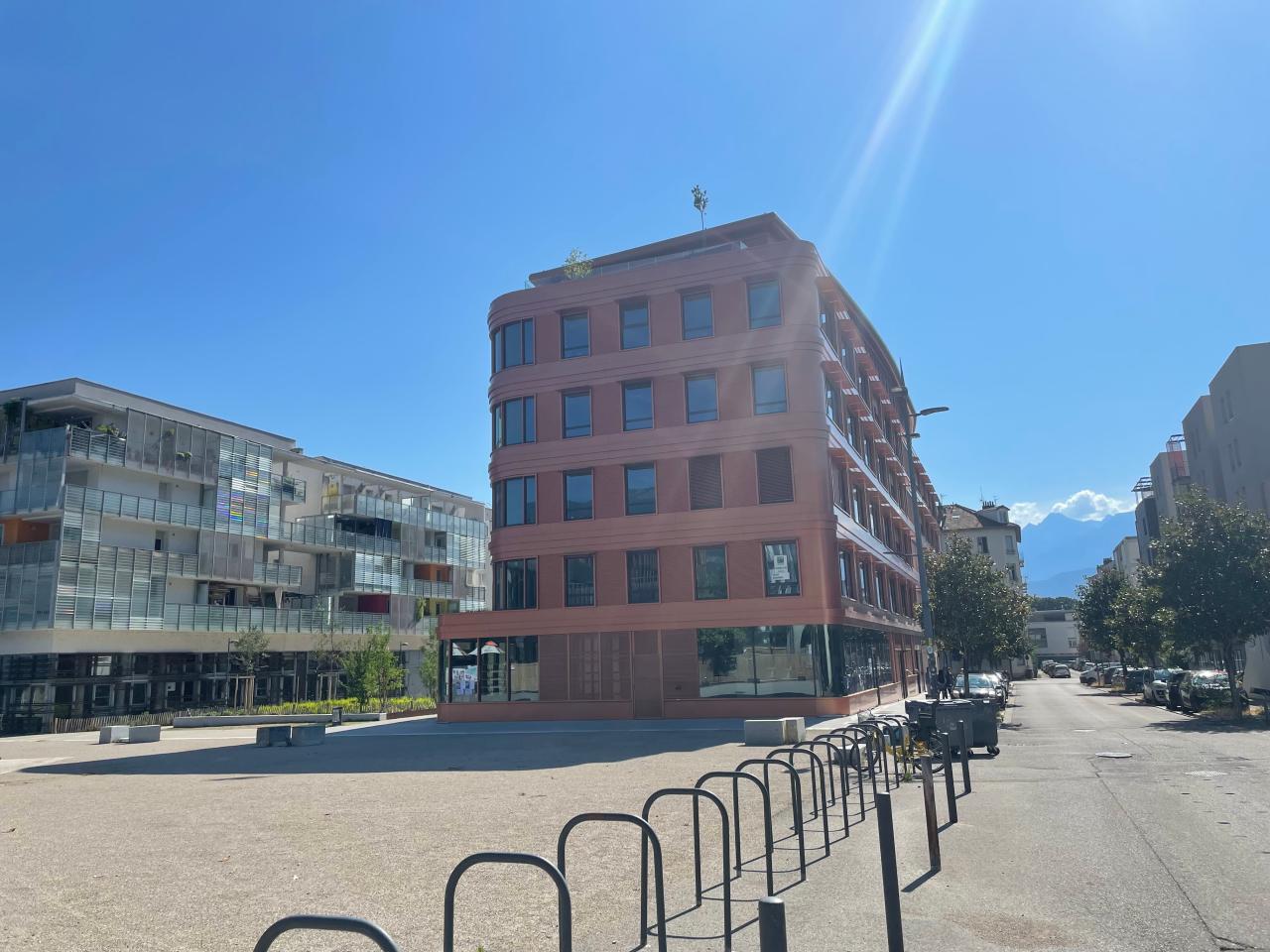 Location commerce Grenoble Isère OLCOM2201091 1