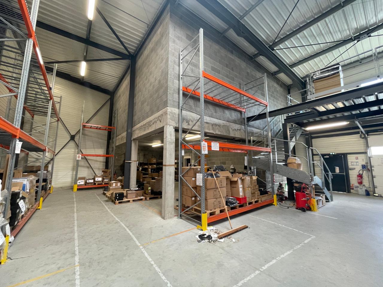 Location local d'activité Noyal-Châtillon-sur-Seiche Ille-et-Vilaine OLACT2536796