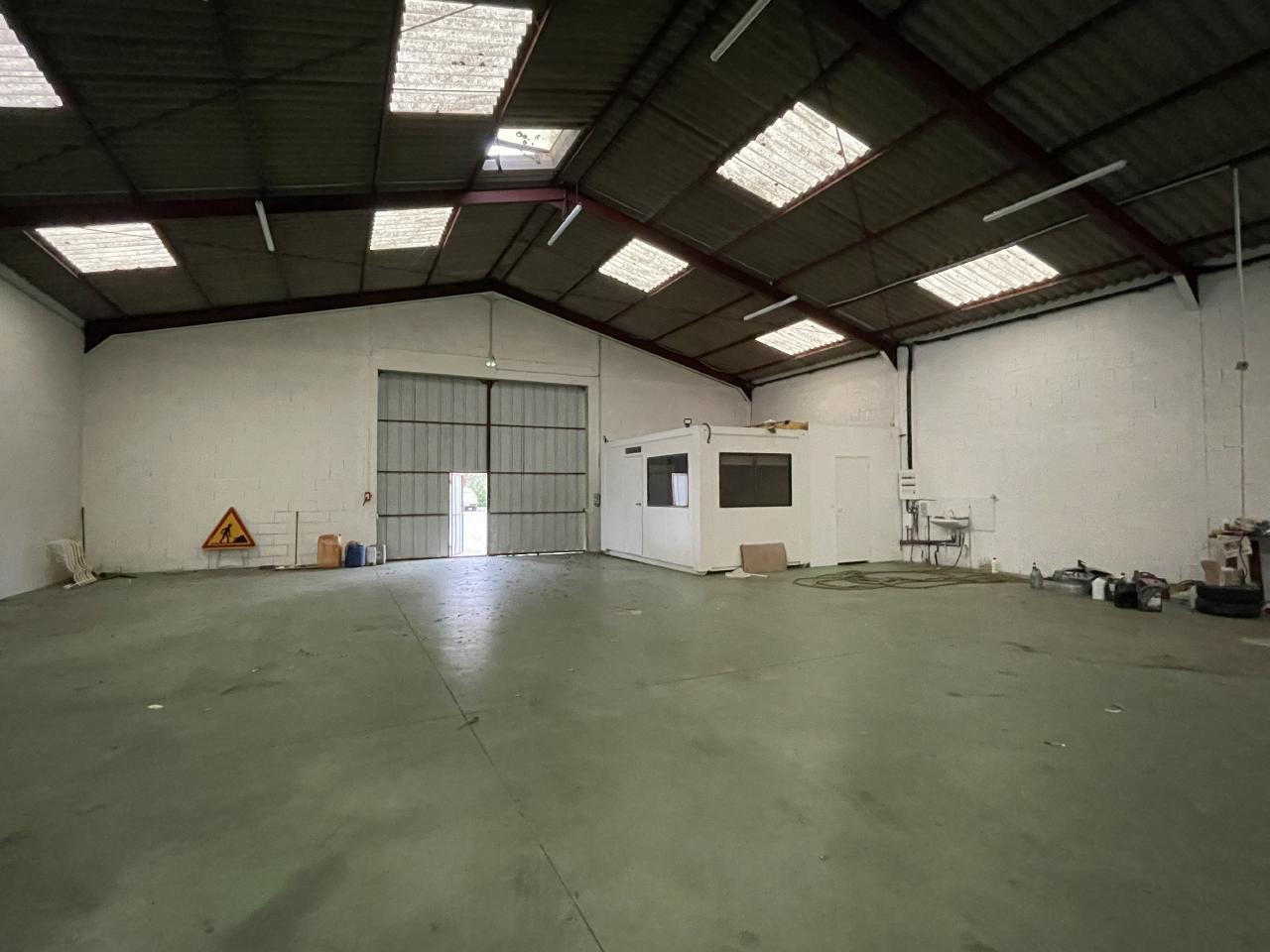 Vente local d'activité Monts Indre-et-Loire OVACT2200749