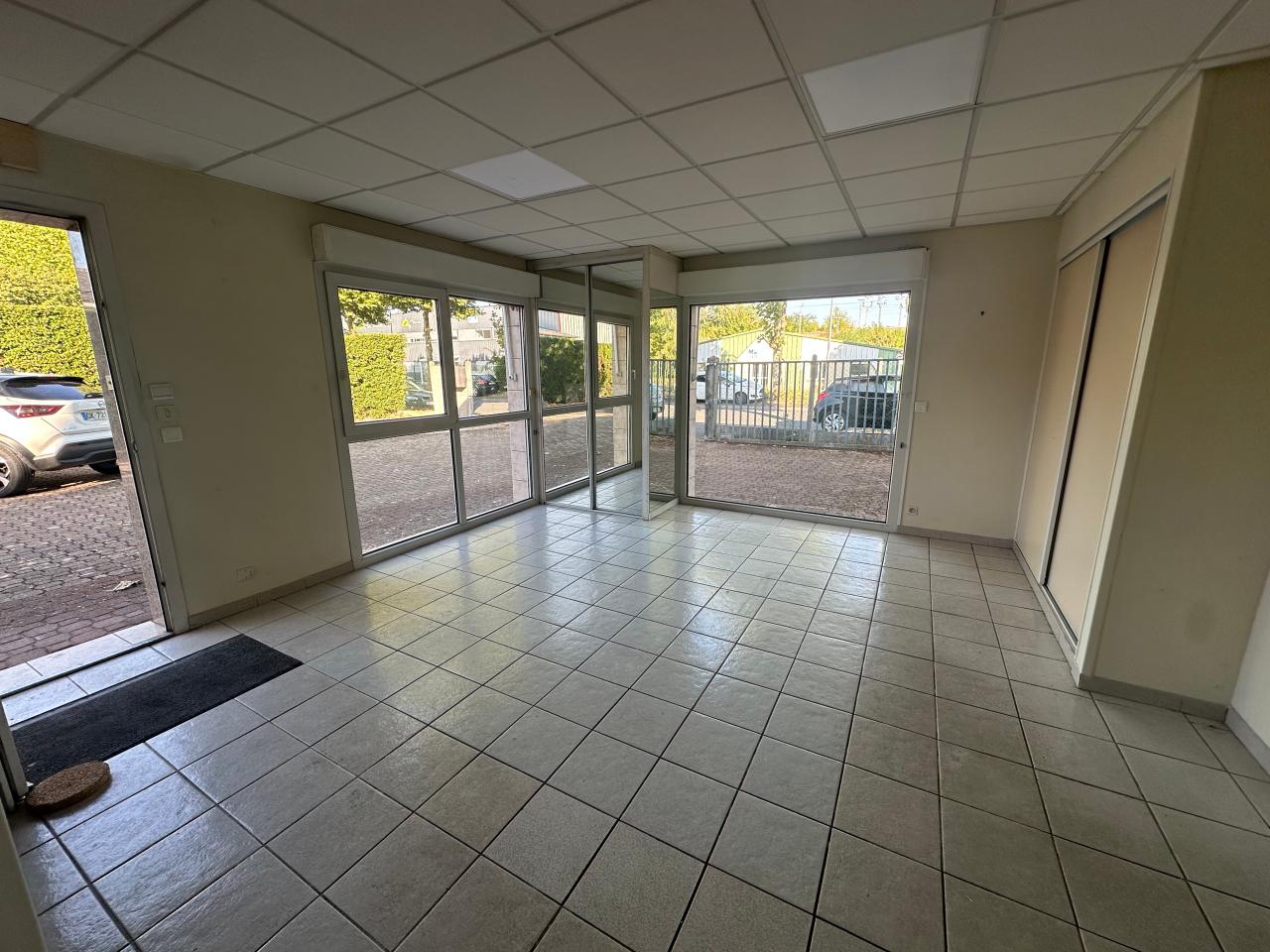 Vente local d'activité Montlouis-sur-Loire Indre-et-Loire OVACT2643676