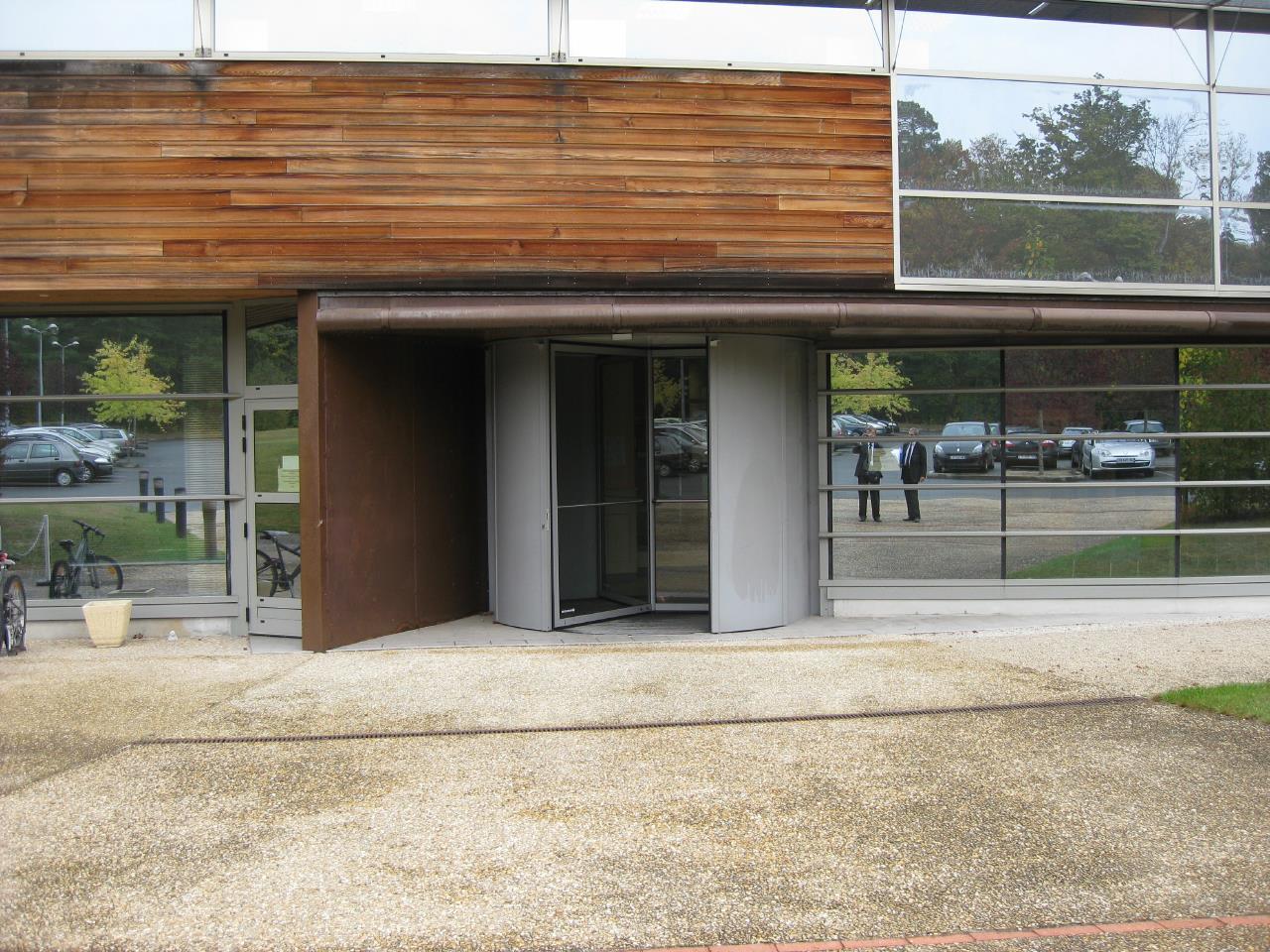 bureau Boigny-sur-Bionne à louer 1432m²