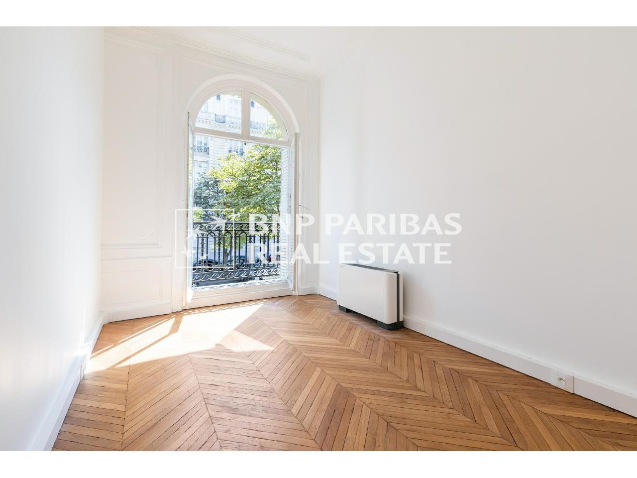 Location bureau 364m² Paris