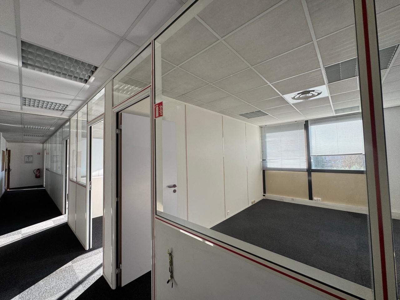 Location bureau Meyreuil Bouches-du-Rhône OLBUR2528805 26