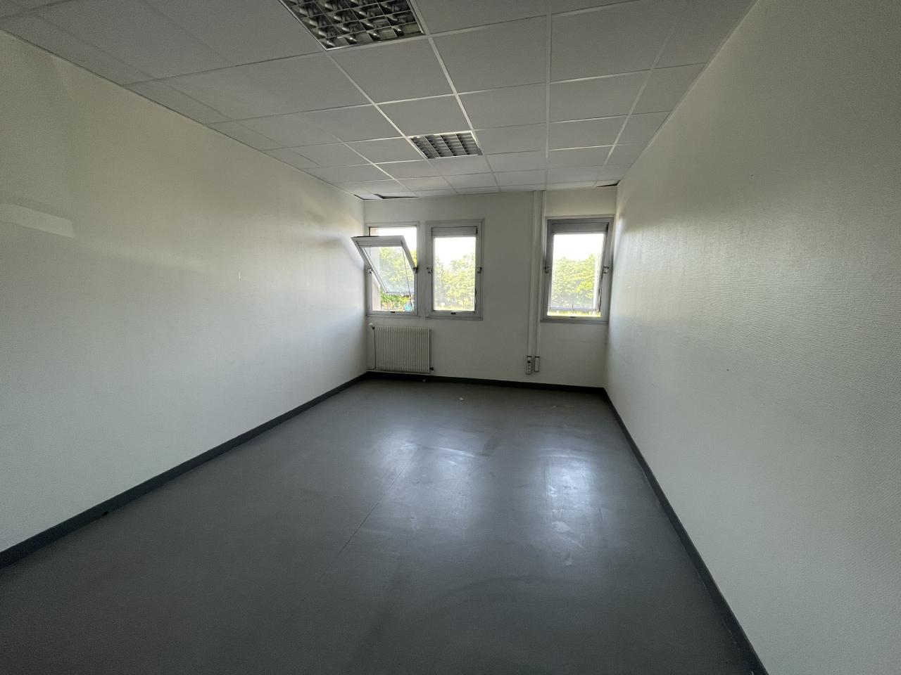 Location bureau La Ville aux Dames Indre-et-Loire OLBUR2424109 5