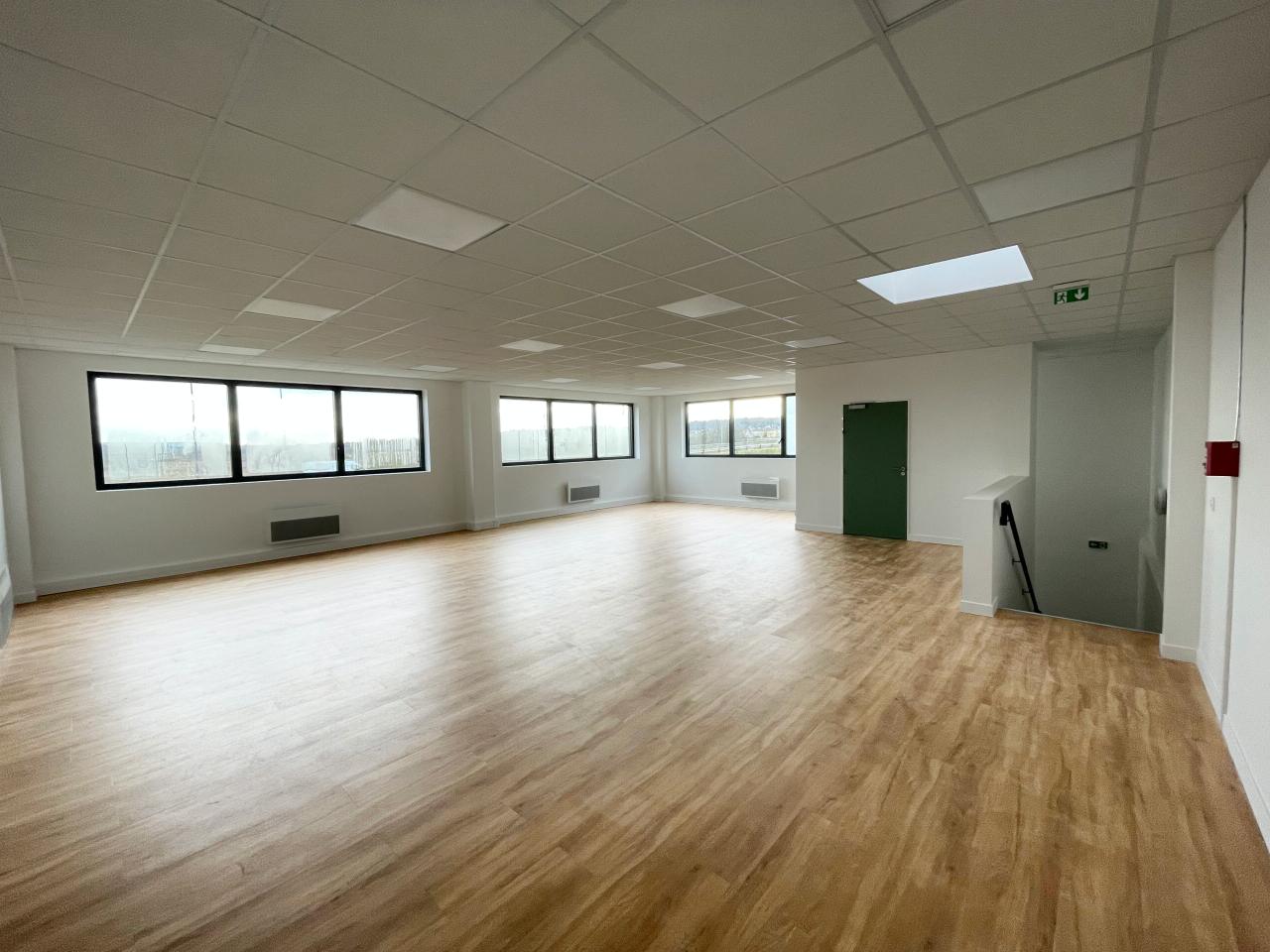 Vente local d'activité Marignane Bouches-du-Rhône OVACT2426832 4