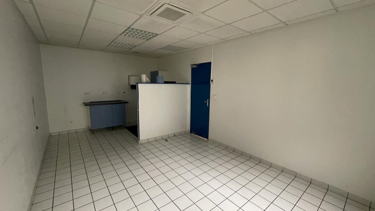 Location local d'activité Saint-Germain-de-la-Grange Yvelines OLACT2427123 9