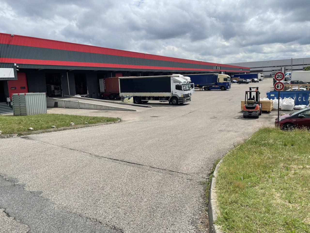 Vente local d'activité Saint-Quentin-Fallavier Isère OVACT2643075 3