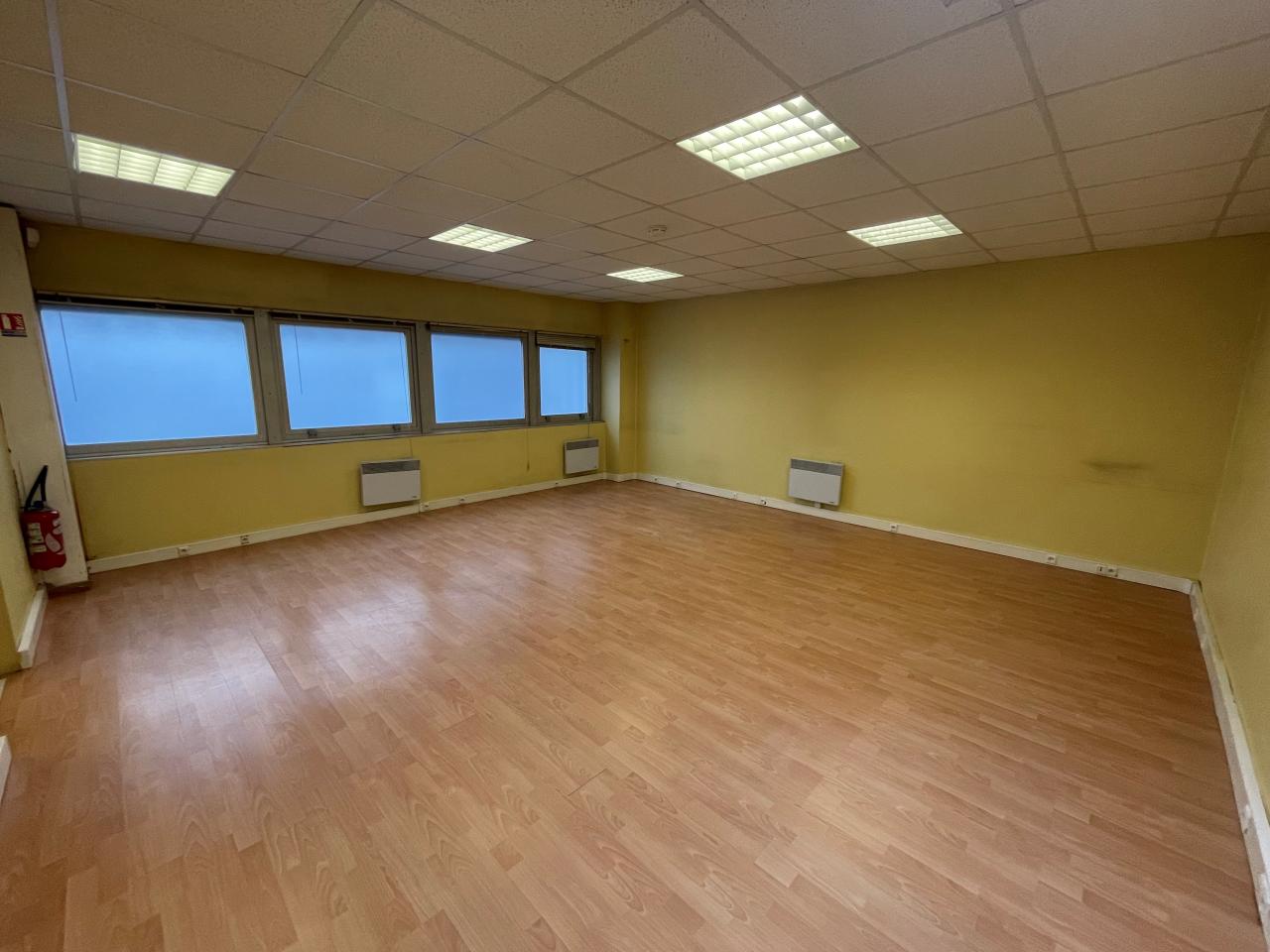 Vente local d'activité Montigny-le-Bretonneux Yvelines OVACT2537623 3