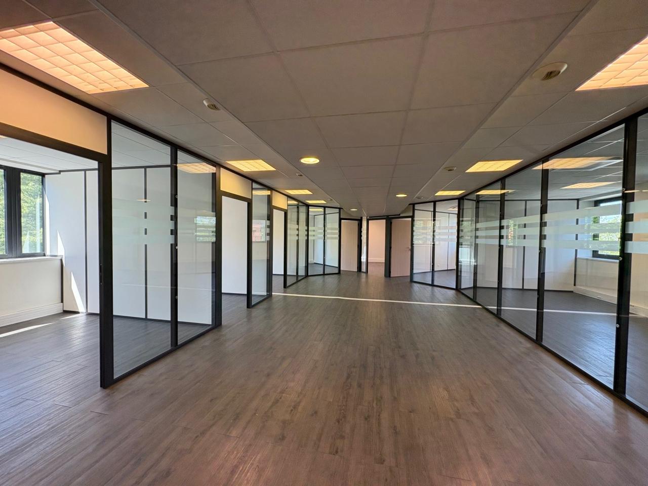 Location bureau Montigny-le-Bretonneux Yvelines OLBUR2104405 3