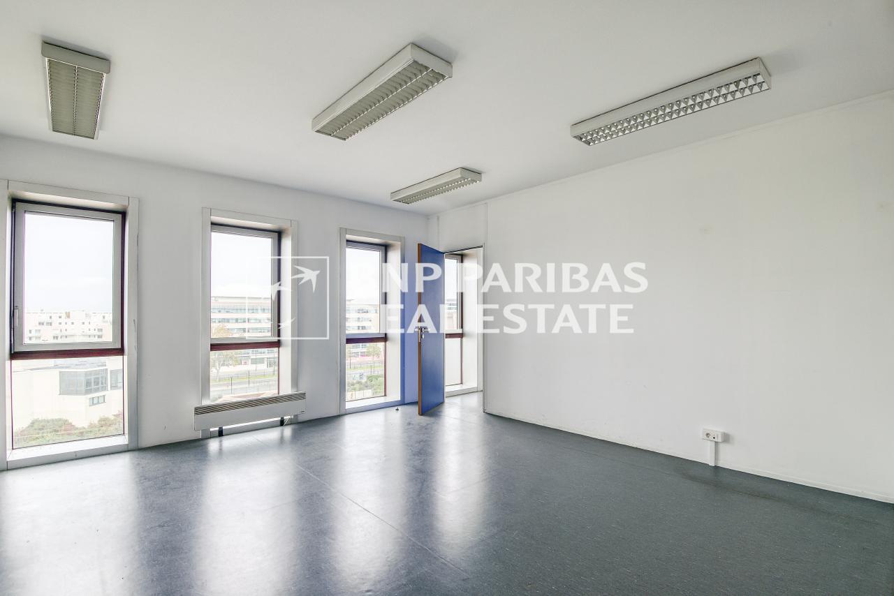 Location bureau Montigny-le-Bretonneux Yvelines OLBUR2104434 7