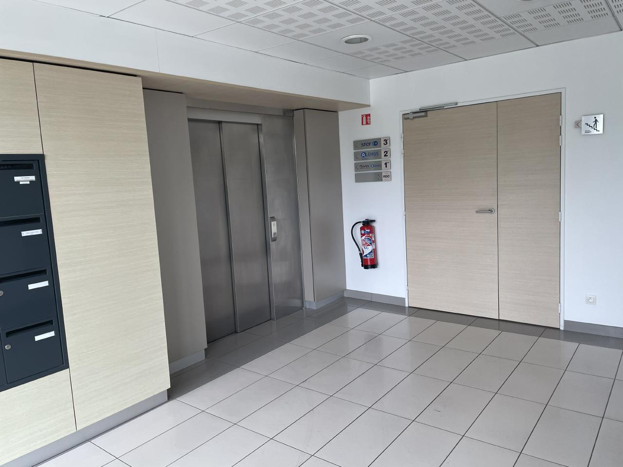 Location bureau Tours Indre-et-Loire OLBUR2314756 9