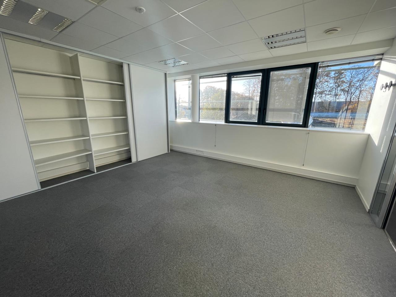 Location bureau Saint-Jacques-de-la-Lande Ille-et-Vilaine OLBUR2537482 12