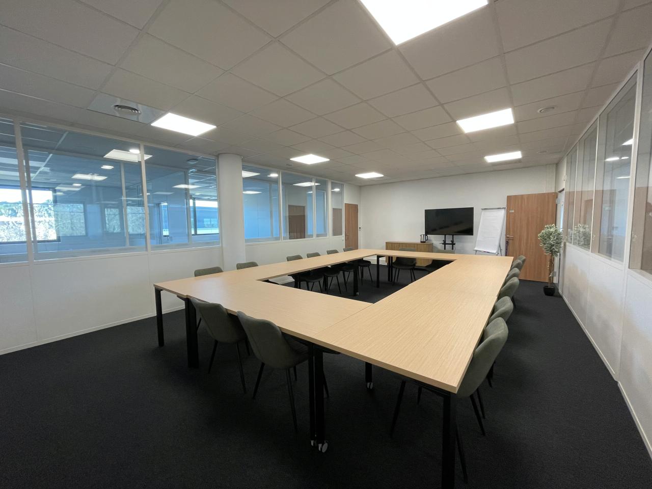 Location coworking Aix-en-Provence Bouches-du-Rhône OLBUR2318255 9