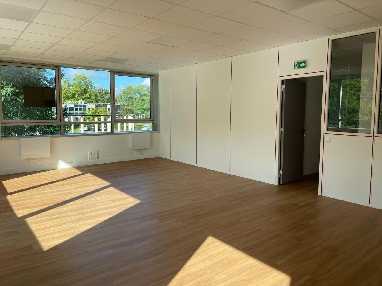 Location bureau Éragny Val-d'Oise OLBUR2201107 2