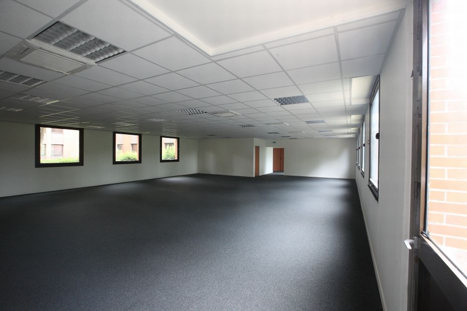 Location bureau Montigny-le-Bretonneux Yvelines OLBUR2103913 4