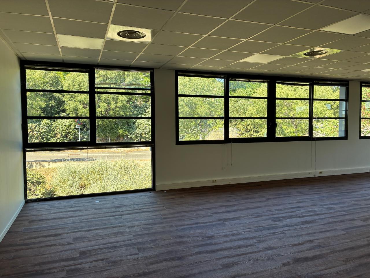 Location bureau Aix-en-Provence Bouches-du-Rhône OLBUR2420499 2