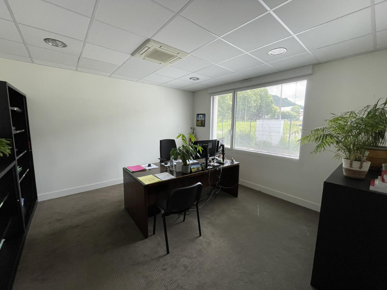 Vente bureau Challes-les-Eaux Savoie OVBUR2422142 1