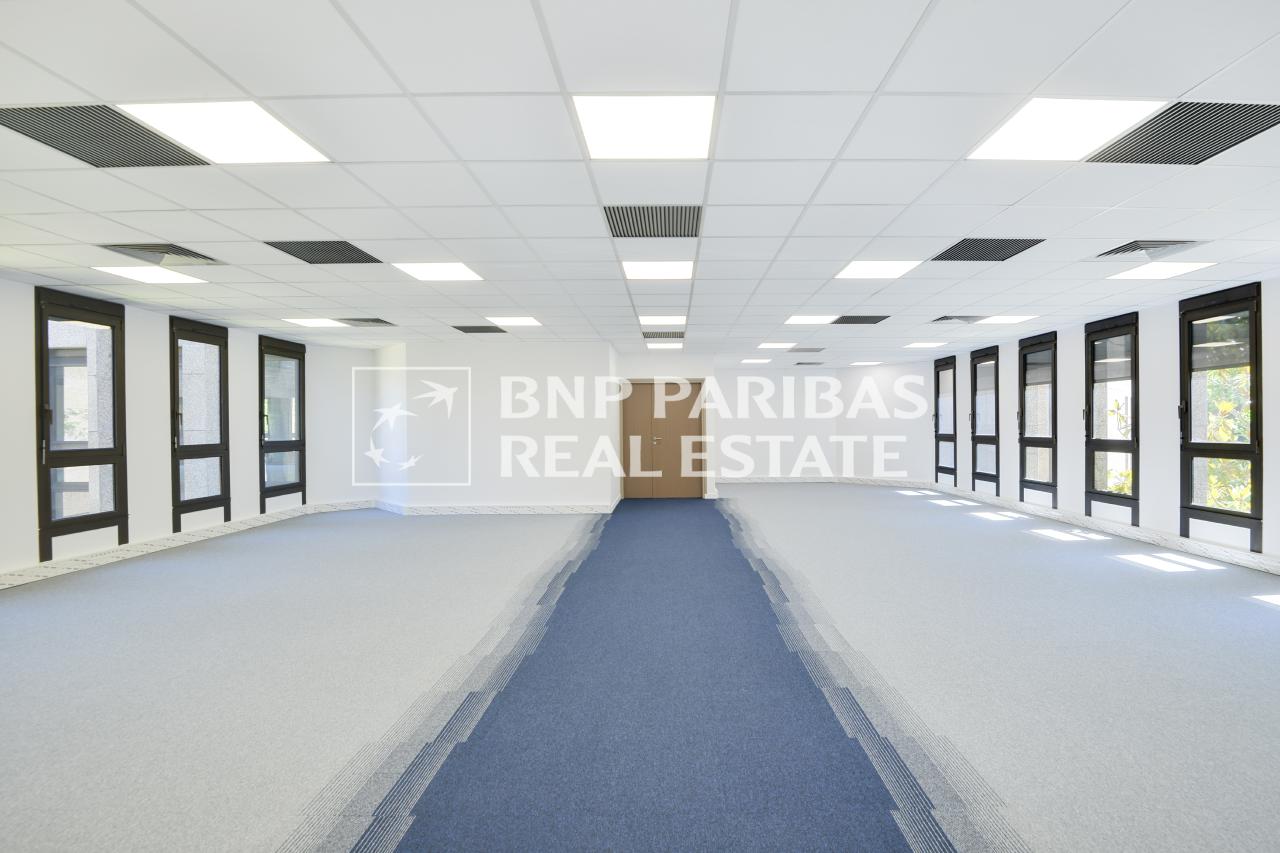 Location bureau Montigny-le-Bretonneux Yvelines OLBUR2103896 9