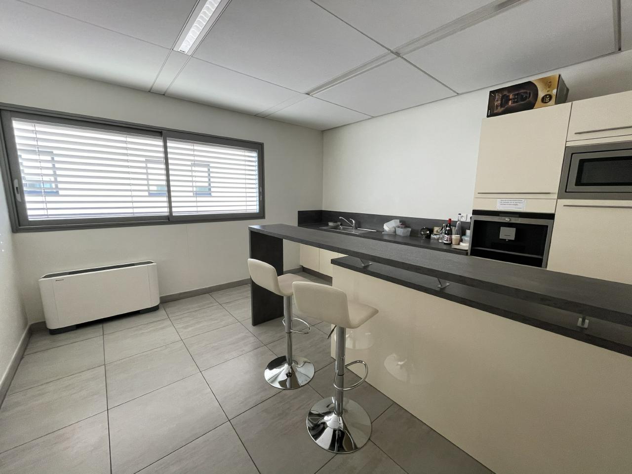 Location bureau Fréjus Var OLBUR2318196 4