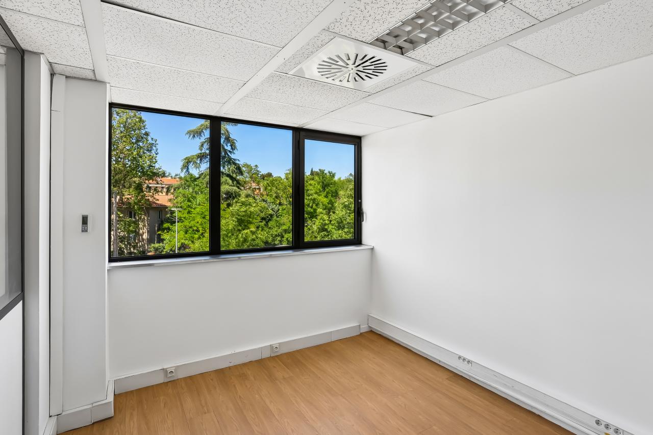 Location bureau Aix-en-Provence Bouches-du-Rhône OLBUR2421641 10
