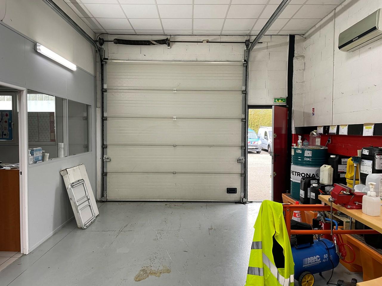 Location local d'activité Vénissieux Rhône OLACT2203755 1