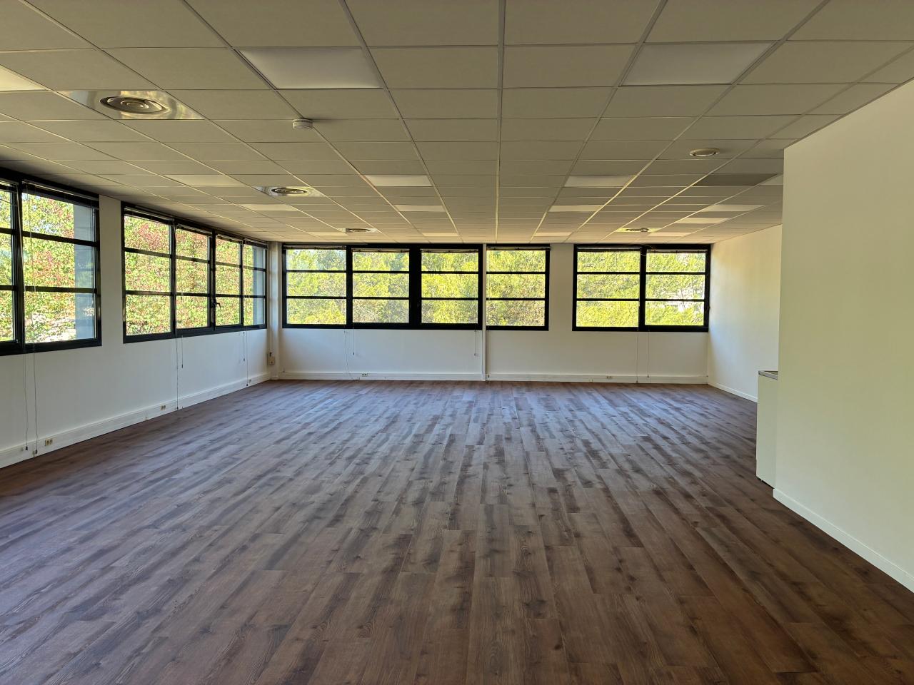 Location bureau Aix-en-Provence Bouches-du-Rhône OLBUR2420499 1