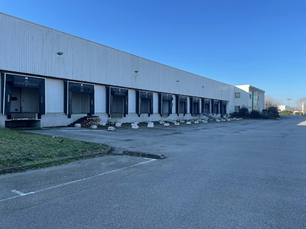 Location entrepôt classe c La Crèche Deux-Sèvres OLLOG2207056