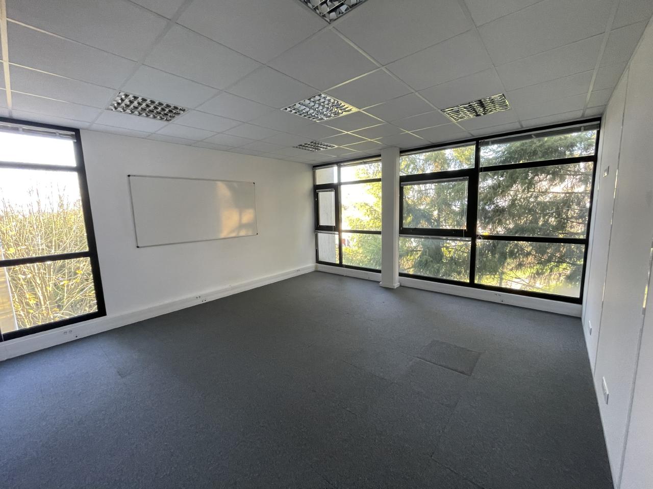 Location bureau Vern-sur-Seiche Ille-et-Vilaine OLBUR2113353 1