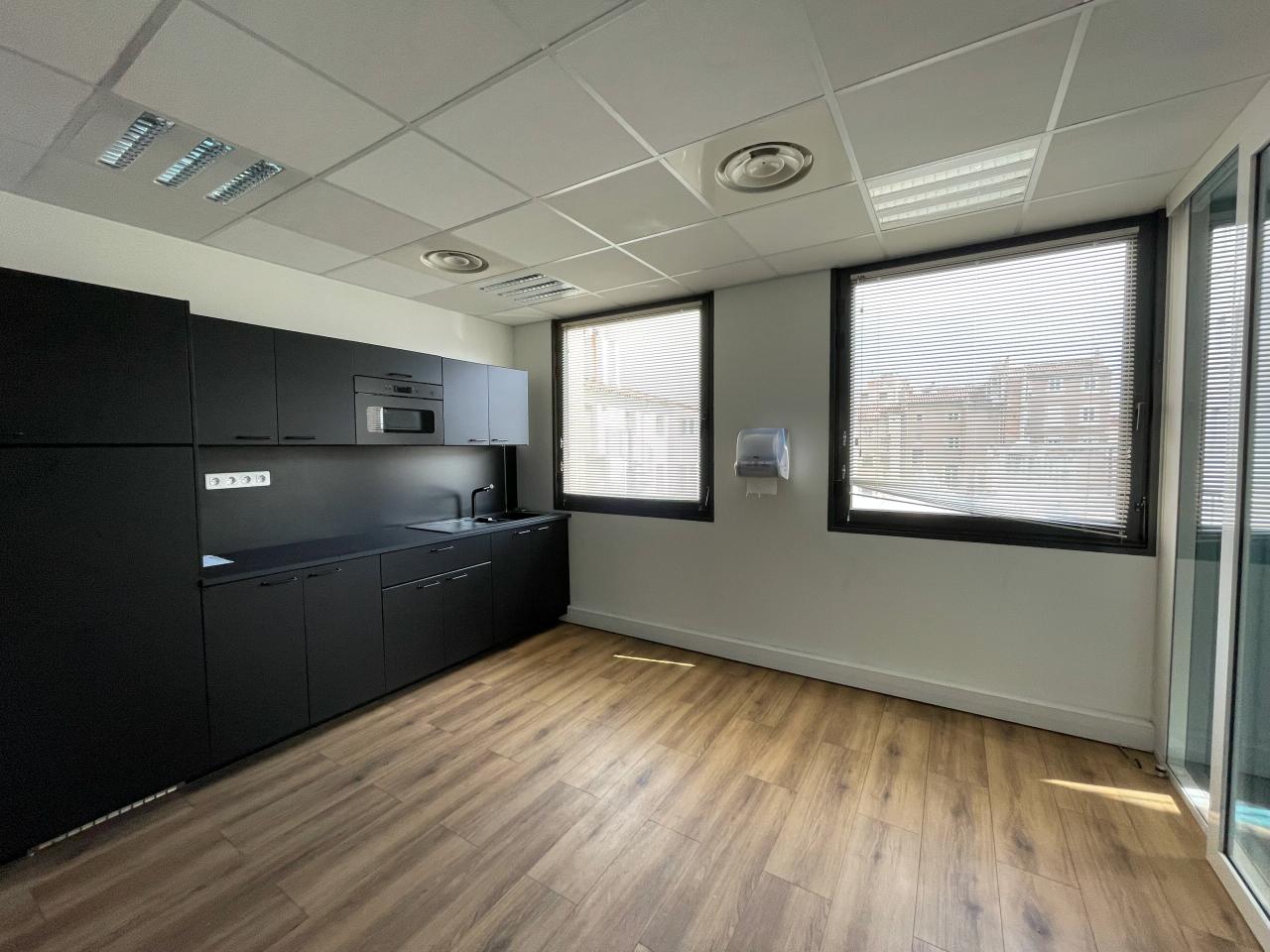 Location bureau Marseille Bouches-du-Rhône OLBUR2316991 3