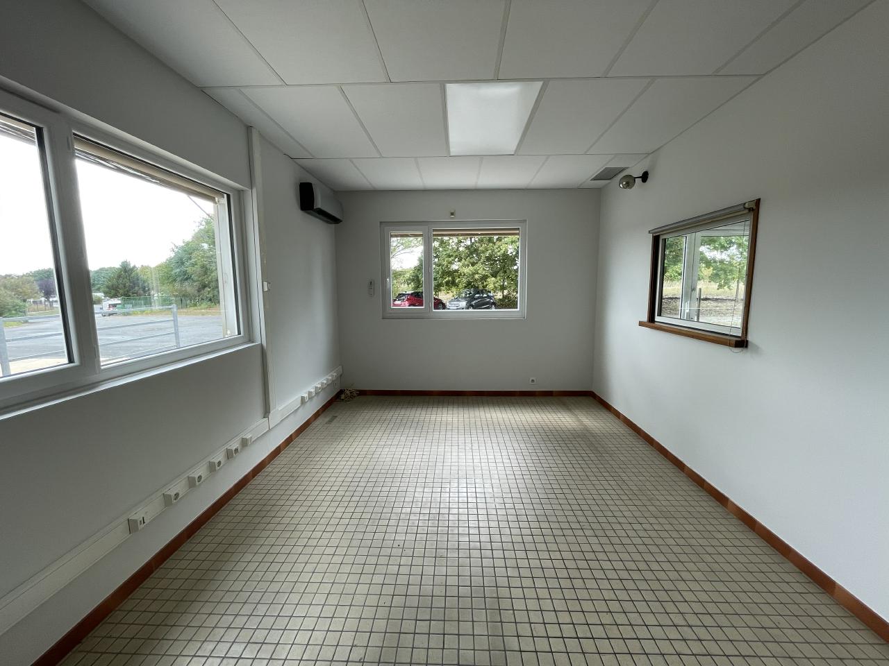 Location local d'activité Saint-Georges-lès-Baillargeaux Vienne OLACT2314769 7