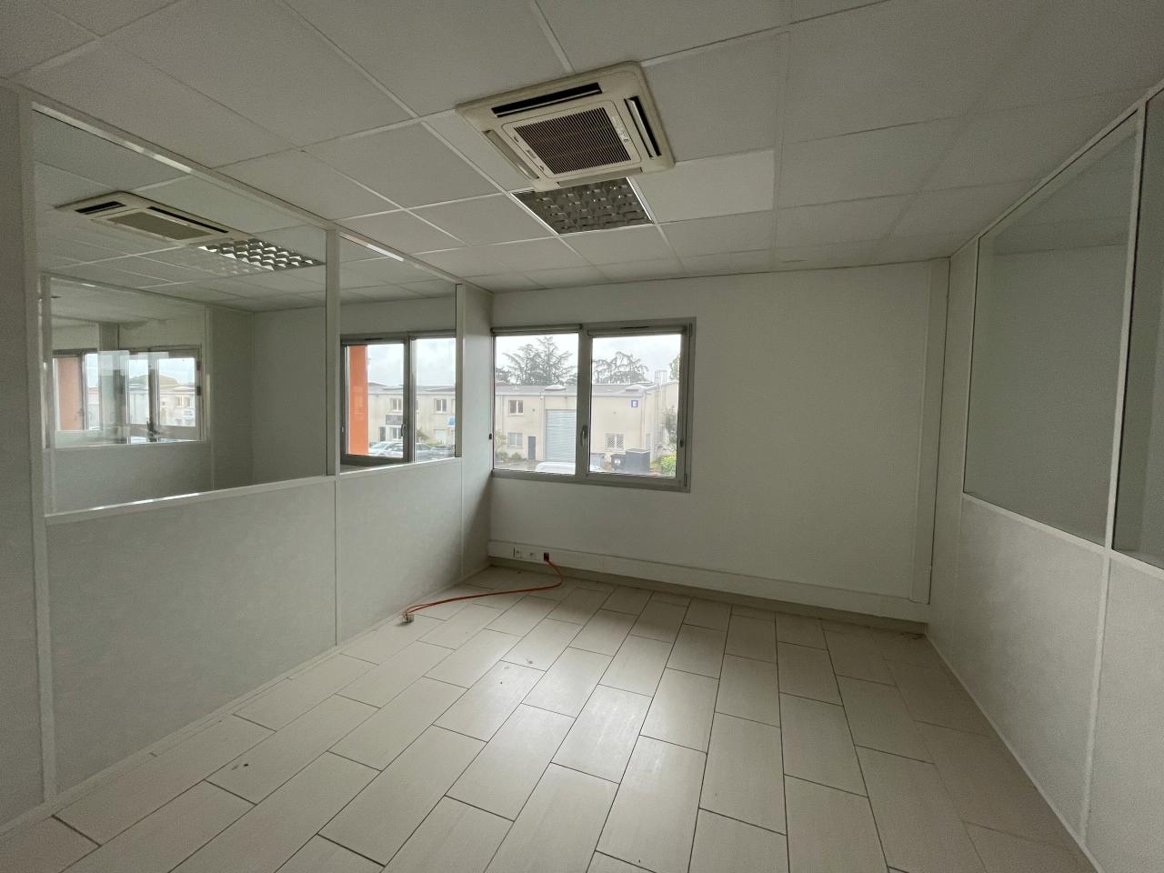 Location bureau Décines-Charpieu Rhône OLBUR2108962 12