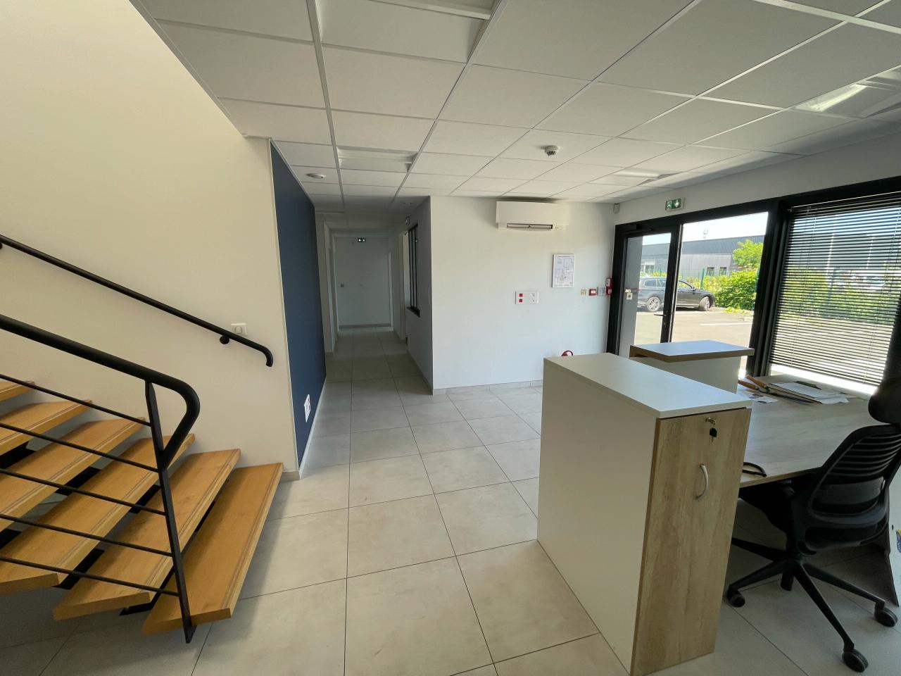 Location local d'activité Joué-lès-Tours Indre-et-Loire OLACT2533066 1