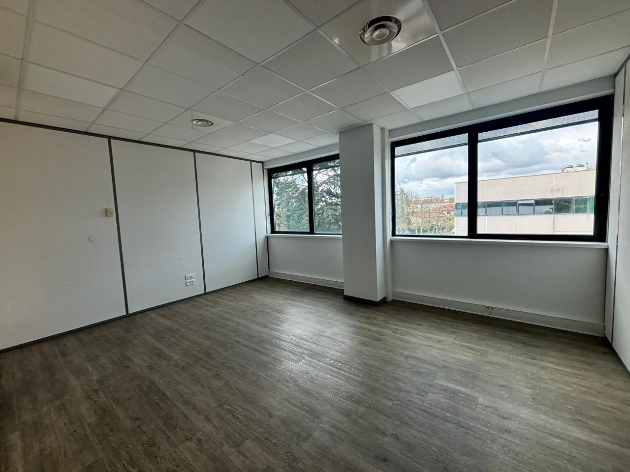 Location bureau Champagne-au-Mont-d'Or Rhône OLBUR2640592 5