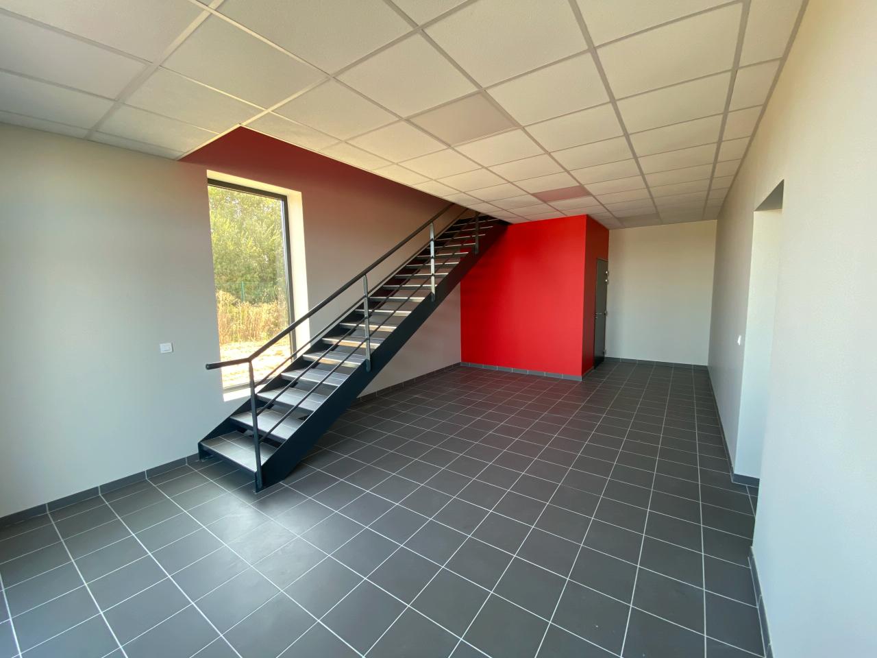 Vente local d'activité Marignane Bouches-du-Rhône OVACT2426832 3